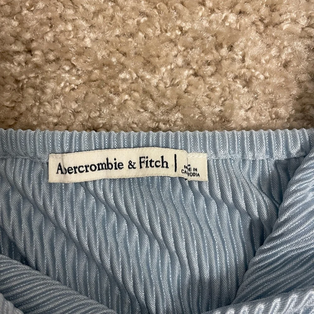 A&F TOP - Picture 3 of 3